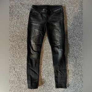 Buckle Women's Skinny Jeans in Black Wash